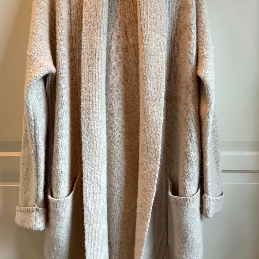 Soft Beige Wool Swearer Coat / Cardigan - Picture 7 of 9